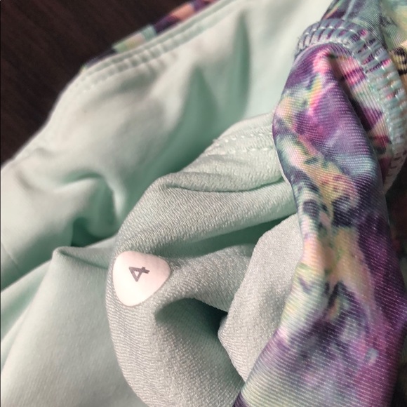 Lululemon crops - Picture 8 of 9